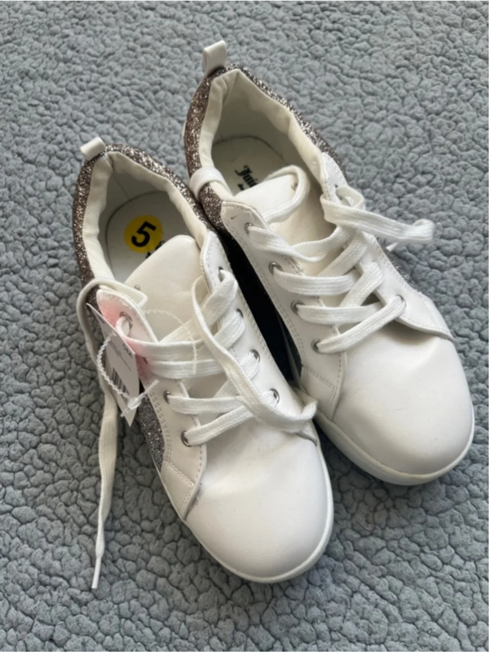 NWT Juicy Couture Youth V Vana Sneakers